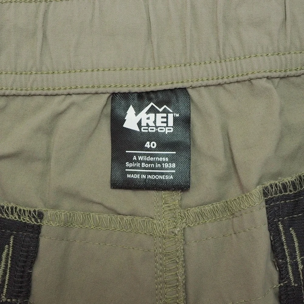 REI Co-op Sahara Cargo Shorts Mens 40 Khaki Brown Nylon Blend Outdoor Hiking